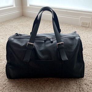 Tusk Men’s Genuine Leather Weekend Bag